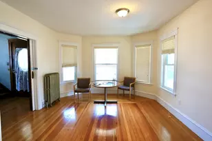 124 Forest St, Medford, MA 02155 - Photo 4