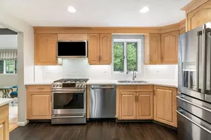 7 Edgeworth St, Billerica, MA 01821 - Photo 4