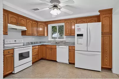 6 Donna St, Peabody, MA 01960 - Photo 4