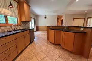 20 Gaspee St, Chicopee, MA 01013 - Photo 8