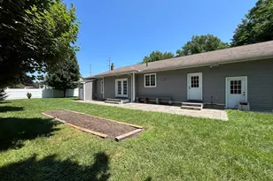 20 Gaspee St, Chicopee, MA 01013 - Photo 30