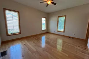 20 Gaspee St, Chicopee, MA 01013 - Photo 18
