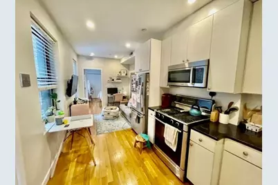 419 Hanover #3, Boston, MA 02113 - Photo 2