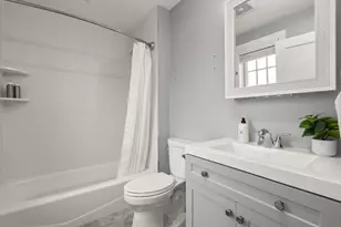 15 Ashland St, Boston, MA 02122 - Photo 24