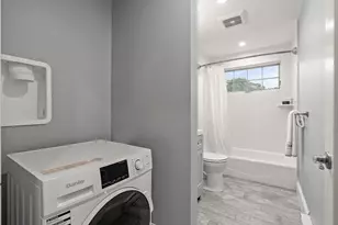 15 Ashland St, Boston, MA 02122 - Photo 14