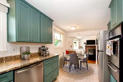 18 Oakwood Dr, Randolph, MA 02368 - Photo 10