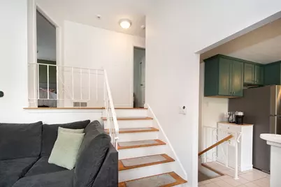 18 Oakwood Dr, Randolph, MA 02368 - Photo 8