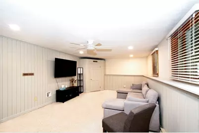18 Oakwood Dr, Randolph, MA 02368 - Photo 18