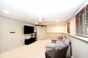 18 Oakwood Dr, Randolph, MA 02368 - Photo 18