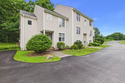 8 Meadowbrook Ct #8, Oxford, MA 01540 - Photo 4