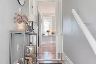 40 Howie St, Melrose, MA 02176 - Photo 2