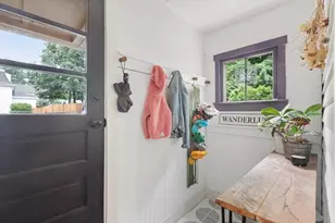 21 Lincoln St, Medway, MA 02053 - Photo 2