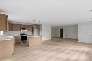 393 Court St, Plymouth, MA 02360 - Photo 8