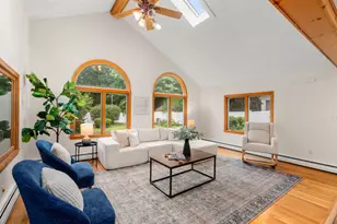 10 Locust St, Burlington, MA 01803 - Photo 6