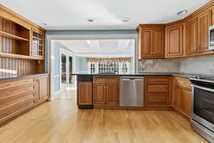 21 Goulding St E, Sherborn, MA 01770 - Photo 6