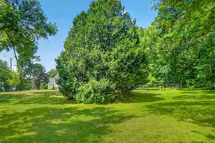 26 Brooksbie Rd, Bedford, MA 01730 - Photo 32
