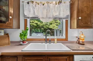 96 Sunrise Ave, Leominster, MA 01453 - Photo 8
