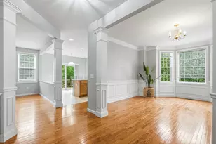 46 Tulip Cir, Grafton, MA 01560 - Photo 2
