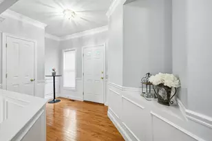 46 Tulip Cir, Grafton, MA 01560 - Photo 2