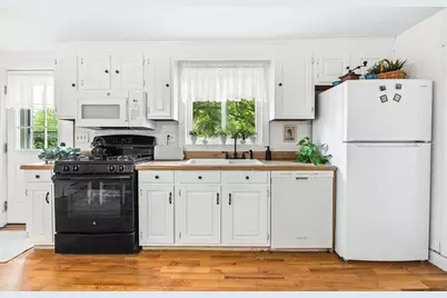 187 Low St #1, Newburyport, MA 01950 - Photo 12