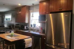 183 Compos St, Somerset, MA 02726 - Photo 6