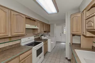 91 Partridge Ln, Chicopee, MA 01022 - Photo 8