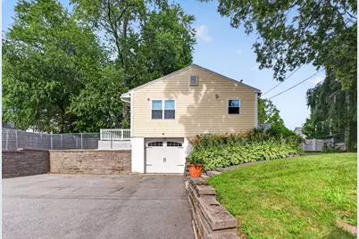 119 High St, North Andover, MA 01845 - Photo 4