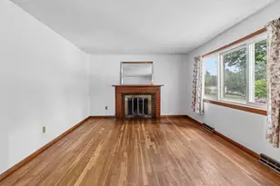 44 Deerfield Dr, Northampton, MA 01062 - Photo 8