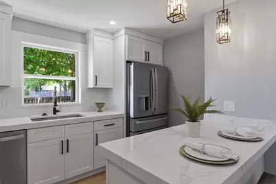 6-8 Linden Rd, Melrose, MA 02176 - Photo 8