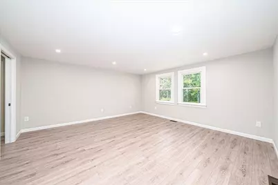 23 Taunton St, Bellingham, MA 02019 - Photo 12