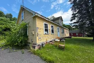842 Church St, North Adams, MA 01247 - Photo 4
