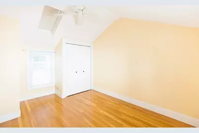 9 G St, Boston, MA 02127 - Photo 12
