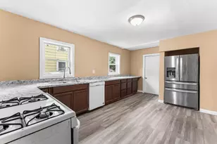 2 Hacker Ct, Worcester, MA 01603 - Photo 4
