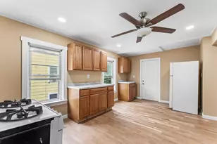 2 Hacker Ct, Worcester, MA 01603 - Photo 14