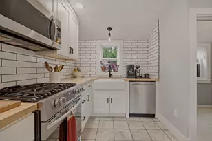 22 Hathaway Rd, Dartmouth, MA 02747 - Photo 4