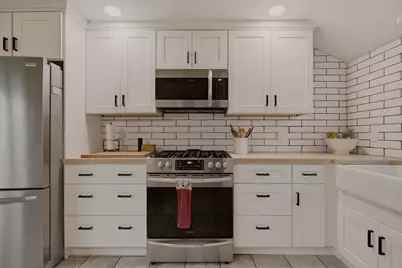 22 Hathaway, Dartmouth, MA 02747 - Photo 2