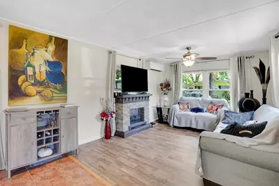 67 Fieldston St, Springfield, MA 01119 - Photo 4