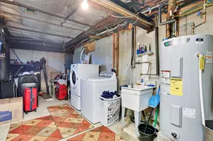 67 Fieldston St, Springfield, MA 01119 - Photo 16
