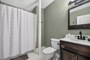 52 Lawrence Dr, Lowell, MA 01854 - Photo 20