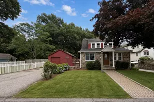 33 Volusia Rd, Hingham, MA 02043 - Photo 2