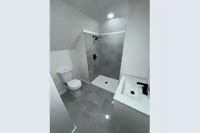 86 Amherst St, Springfield, MA 01109 - Photo 14