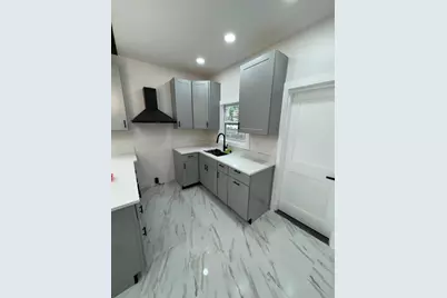 86 Amherst St, Springfield, MA 01109 - Photo 8