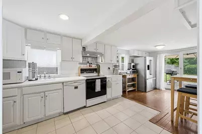 27 Leigh Rd, Hamilton, MA 01982 - Photo 2