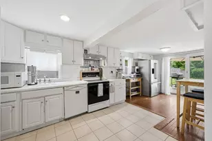 27 Leigh Rd, Hamilton, MA 01982 - Photo 2