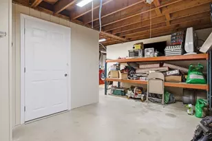 665 Blackstone St, Uxbridge, MA 01569 - Photo 32