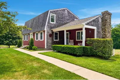 665 Blackstone St, Uxbridge, MA 01569 - Photo 2