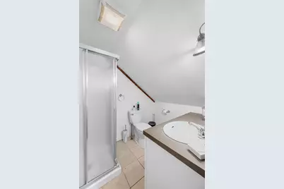 17 Vestry St, Beverly, MA 01915 - Photo 32