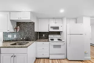 17 Vestry St, Beverly, MA 01915 - Photo 16