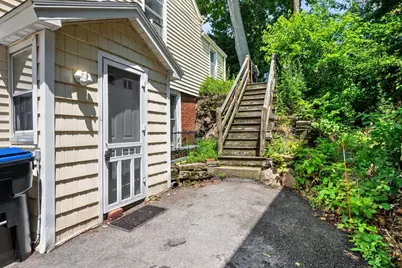 17 Vestry St, Beverly, MA 01915 - Photo 4
