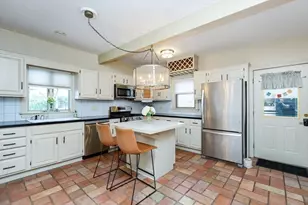 24 Pond St, Marblehead, MA 01945 - Photo 6
